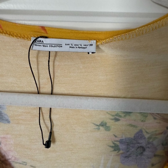 Zara Women’s Yellow Floral V-Neck Blouse - Picture 3 of 8